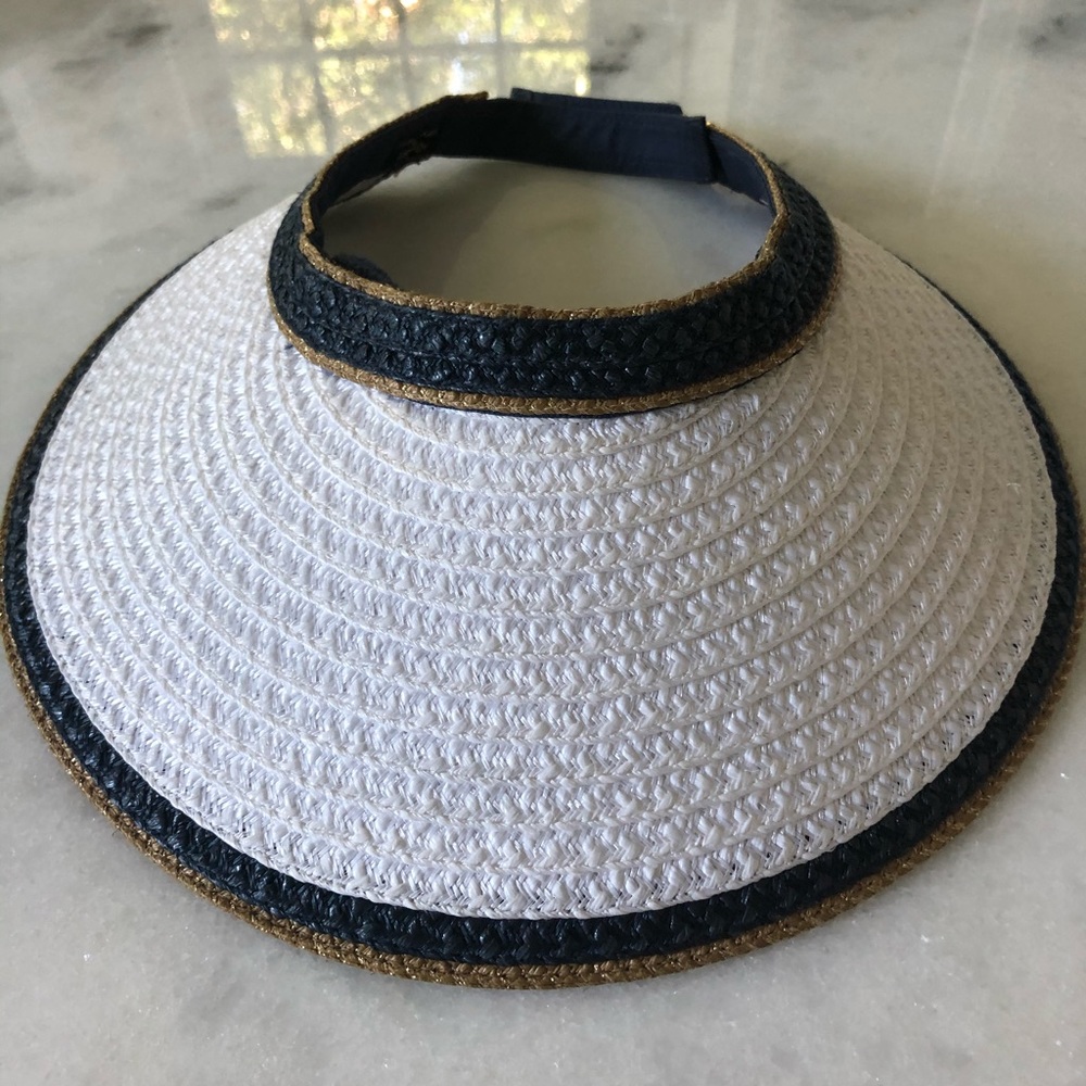 EUC Eric Javits visor white navy gold